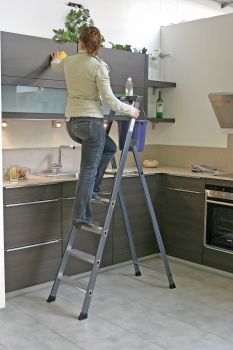 SEPRO Свободностоящая стремянка из анодированного алюминия 5 ступеней SEPRO Свободностоящая стремянка из анодированного алюминия 5 ступеней