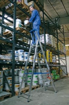 Свободностоящая стремянка, 8 ступеней Свободностоящая стремянка, 8 ступеней