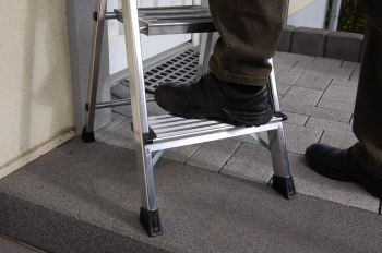 Sepuro, стремянка, 2 ступеньки, раб. высота 2,40 м. Sepuro, стремянка, 2 ступеньки, раб. высота 2,40 м.