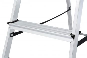 SOLIDY Свободностоящая стремянка, 4 ступеньки, раб. высота 2,83 м. SOLIDY Свободностоящая стремянка, 4 ступеньки, раб. высота 2,83 м.