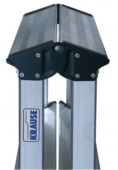 DOPPLO Двусторонняя стремянка, 2 х 3 ступеньки, раб. высота 2,43 м. DOPPLO Двусторонняя стремянка, 2 х 3 ступеньки, раб. высота 2,43 м.